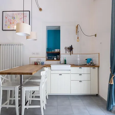 ゲストハウス Napoli Napoli Rooms