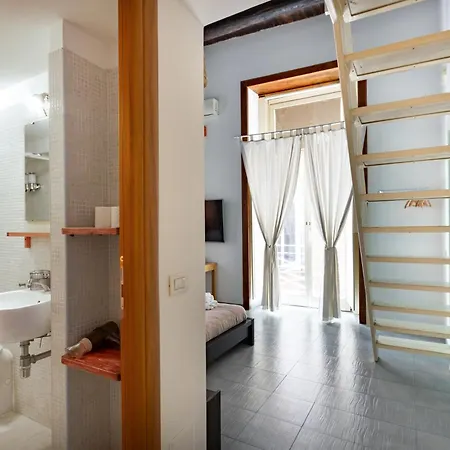 Napoli Napoli Rooms 3* ナポリ